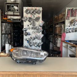 2016 To 2018 BMW X1 Headlight Passenger Side Assembly #671 FC201