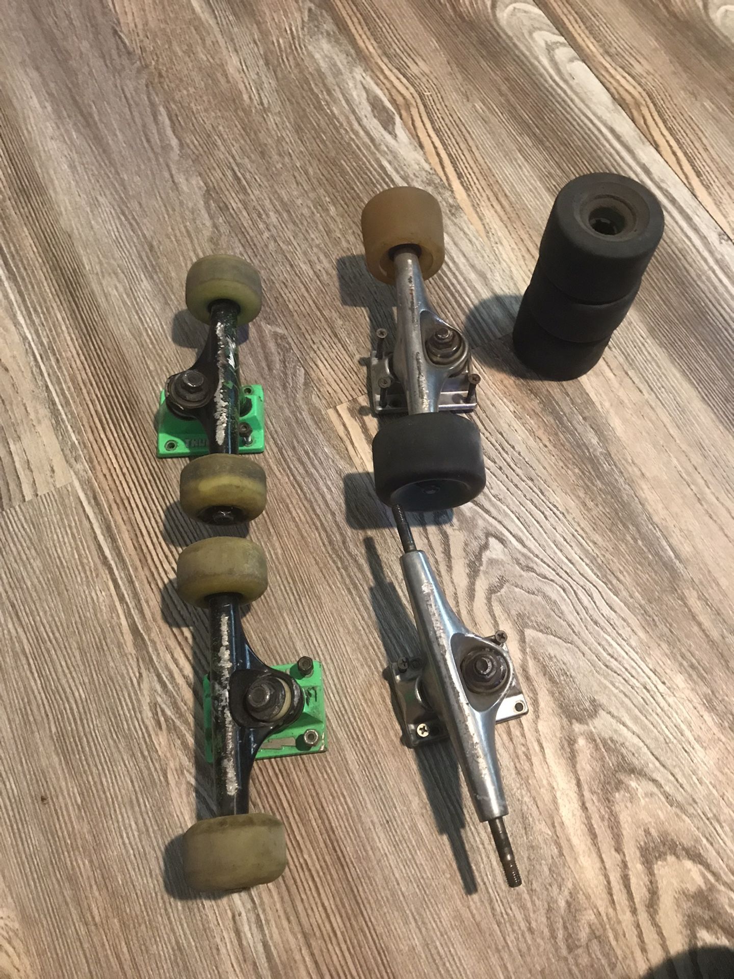 Skateboard Trucks And Wheels