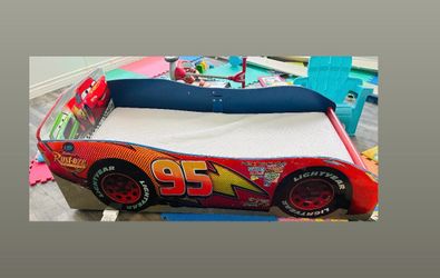 Toddler bed