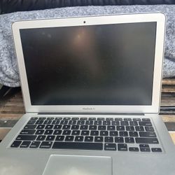 Apple Laptop 