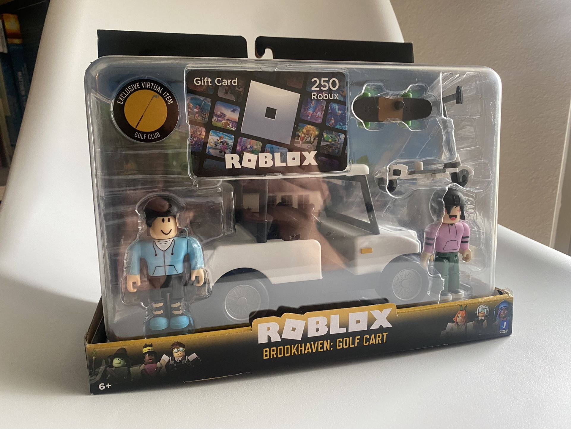 ROBLOX Brookhaven: Golf Cart W/250 Robux & Exclusive Virtual Item ROG0240