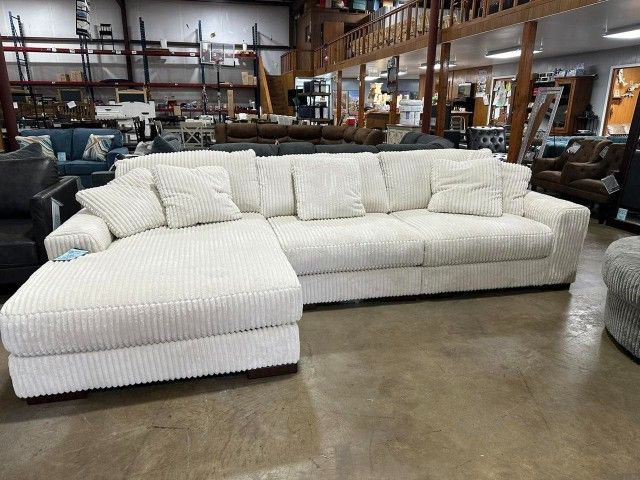 Lindyn Ivory 3-Piece LAF Chaise Sectional