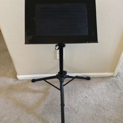 Tripod Laptop Projector Stand Large Barely Used