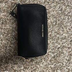 Black Kate Spade Bag (Grove Street Carli) $25