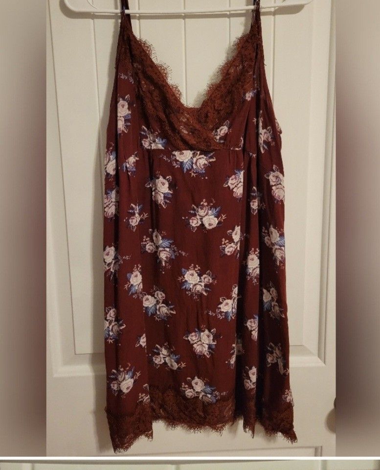 American Eagle Burgundy Floral Slip Dress Size Large 