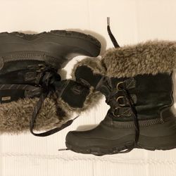 Women’s Snow Boots Size 7