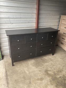 Black/Brown Ikea Hemnes 8 Drawer Dresser for Sale in Scottsdale, AZ - OfferUp Black/Brown Ikea Hemnes 8 Drawer Dresser for Sale in Scottsdale, AZ - OfferUp