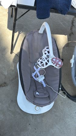 4 moms baby swing