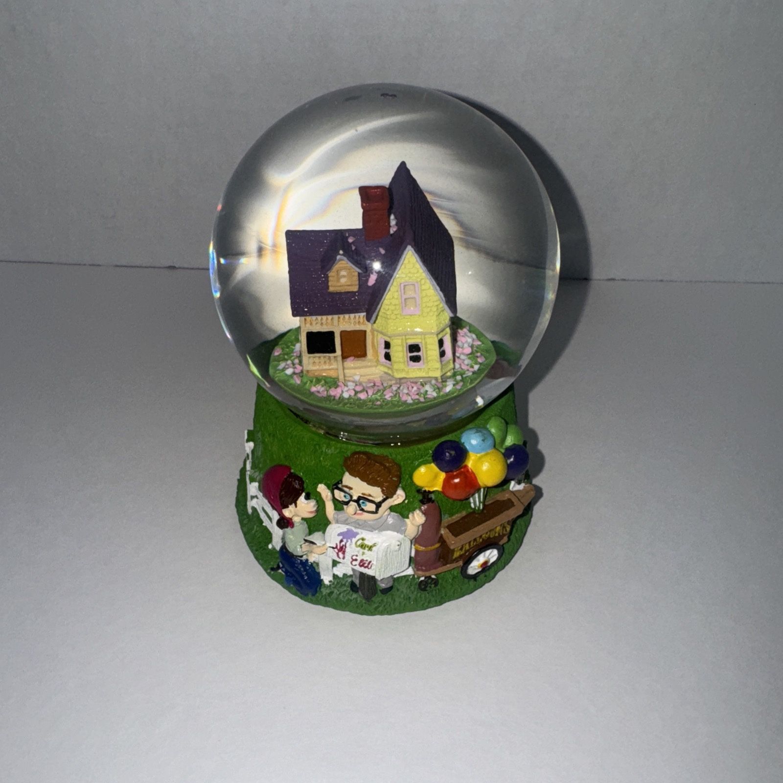 Disney Pixar’s UP House Snow Globe/Music Box Valentine's 2023 Exclusive Rare!