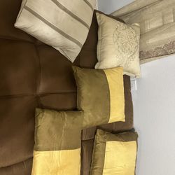 pillow decorating all 10 only one have zipper 