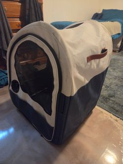 Dog travel crate
