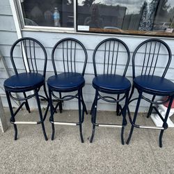 4 high chairs