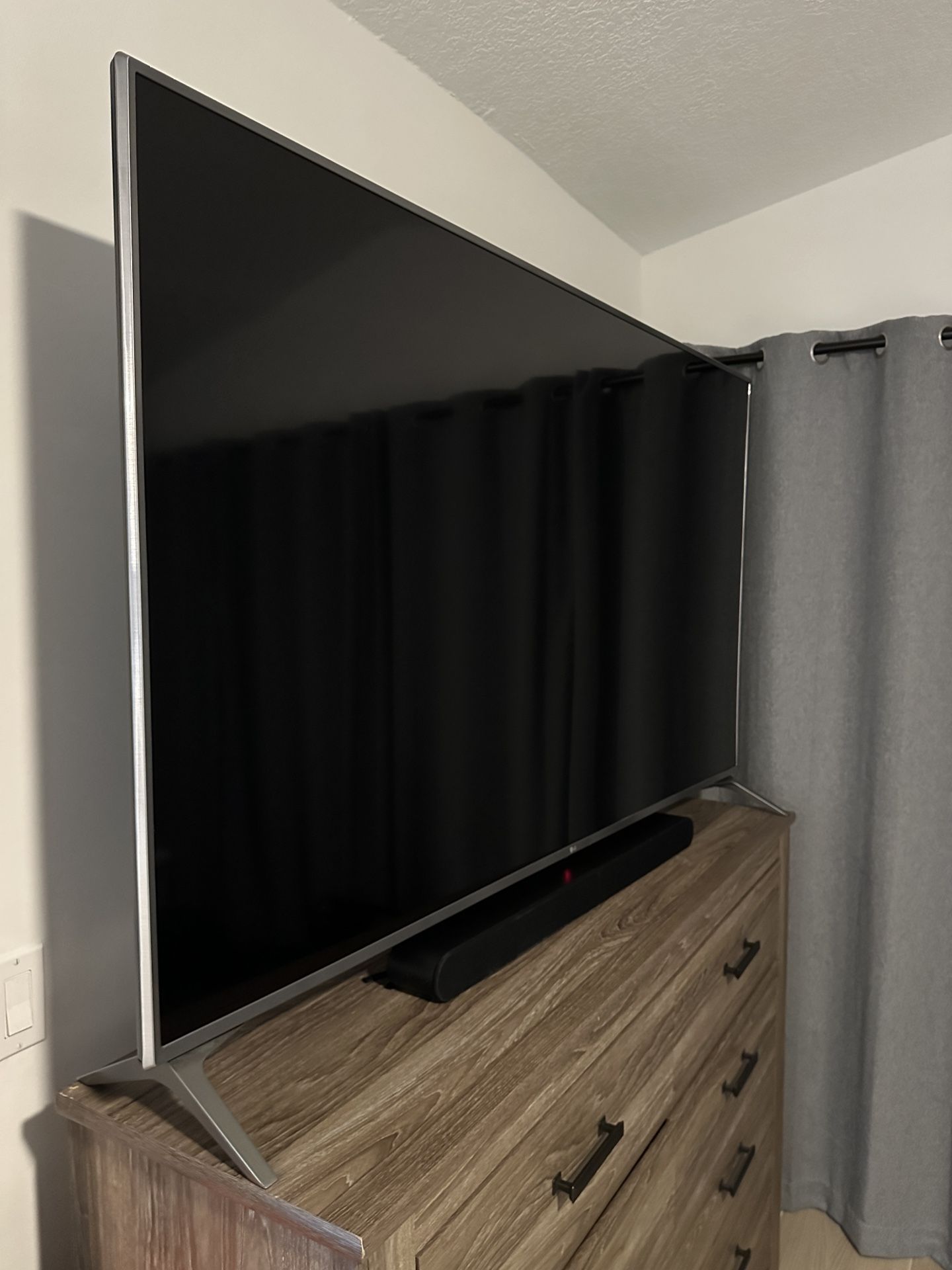 70” SMART LG 4K TV