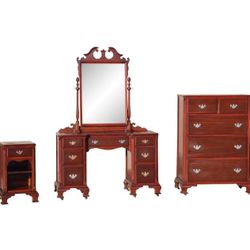 Vintage Mahogany Bedroom Vanity Set – 3-Piece Chippendale / Mid-Century Style
