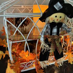 Vintage Metal Seasonal  Display/Card Holder 