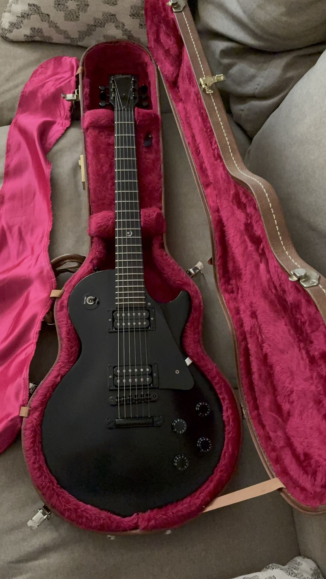 2001 Gibson Les Paul Gothic With Gibson Case