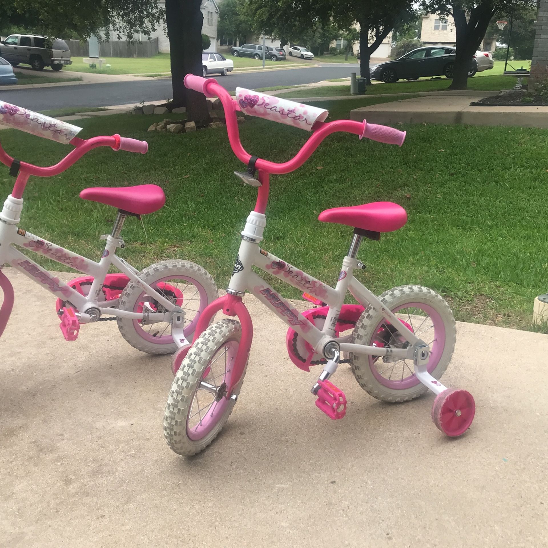 2 Huffy Sea star Bikes For Girls 12 Tires for Sale in Pflugerville TX OfferUp