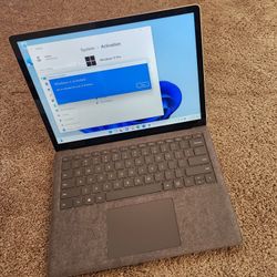 Surface Laptop 4 - 13.5” Touch-Screen – AMD Ryzen 5 – 8GB- 256GB - Platinum

