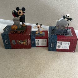 Him Shore Walt Disney Showcase Collection Mickey Mouse And Jack Skellington Figures