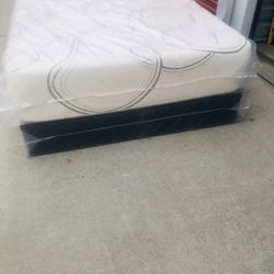 QUEEN MEMORY FOAM MATTRESS WITH BOXSPRING‼️