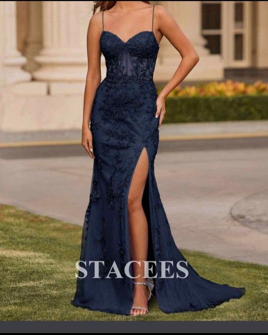STACEES  DRESS
Size 2-Brand new with tags