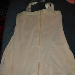 Tengo Dos Faja Tal XL Pero Ajusta A Una M Negro  Y Color Veige 