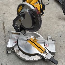 Dewalt Saw