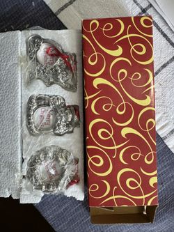 Avon Set Of 3 Frame Ornaments