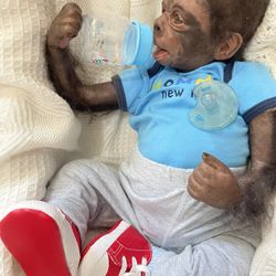 Reborn Monkey Beautiful 21” 6 Pounds Houston Tx Chipping Available 350$ 