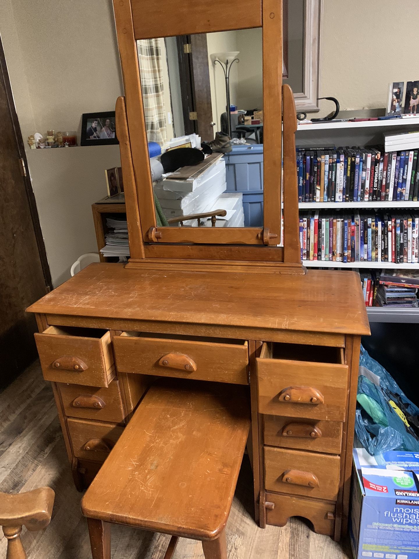 Beautiful Vintage Vanity Mirror And Bench Home & Garden