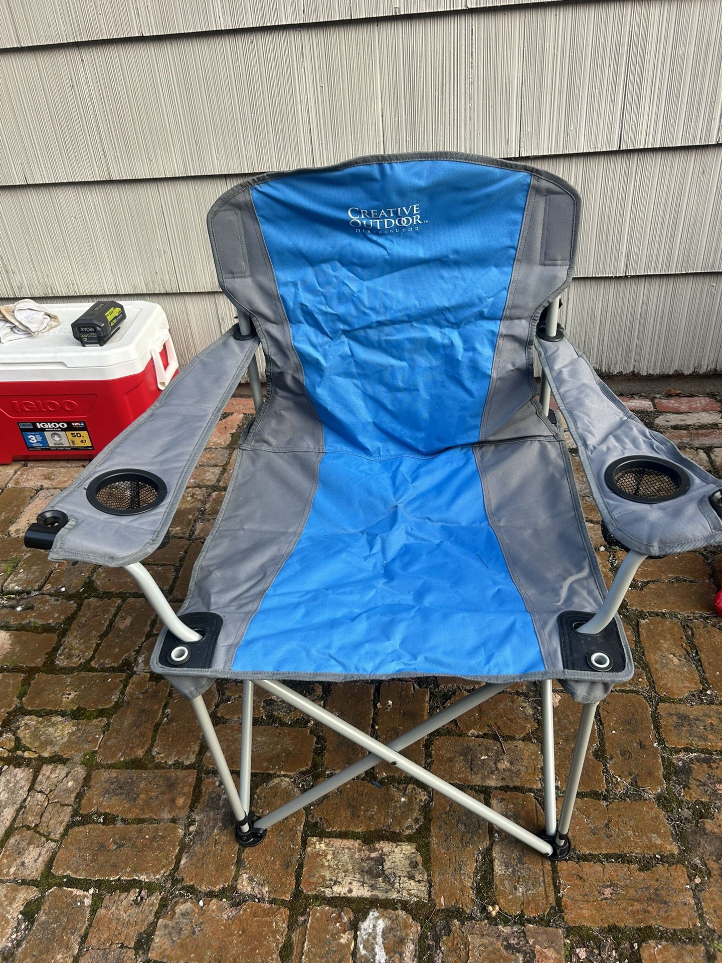 Creative Outdoor Wine Chair