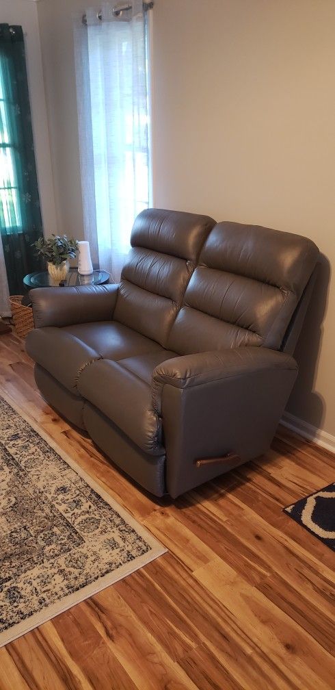 Reclining Loveseat