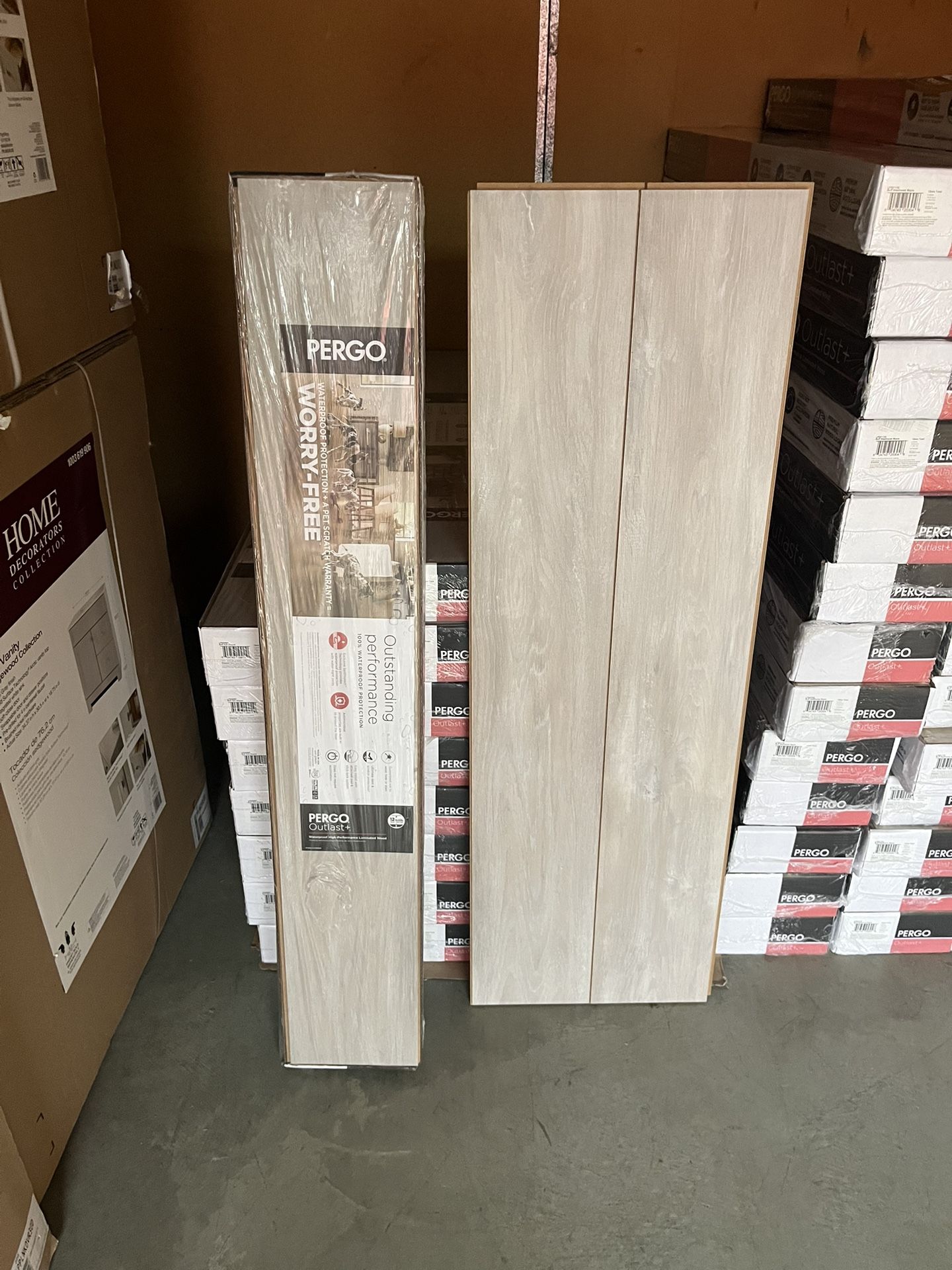 Pergo Outlast+ Soft Oak Glazed 12 mm T x 7.4 in. W Waterproof Laminate Wood Flooring