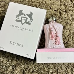 Parfum de Marly Delina pink perfume