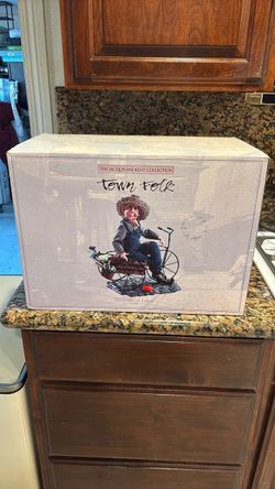 Jacqueline Kent Town Folk "The Fruits of Labor" Figurine