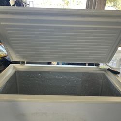 GE free Standing Freezer