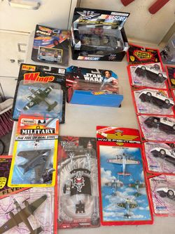 Toys  for sale 5 dollars each or shoot offenders for the entire lot pick up only cash only located in sun valley