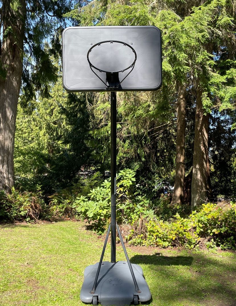 Huffy Sports Center Court Portable Basketball Hoop