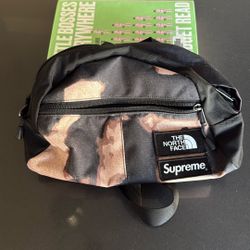 Supreme x The North Face Crossbody Bag