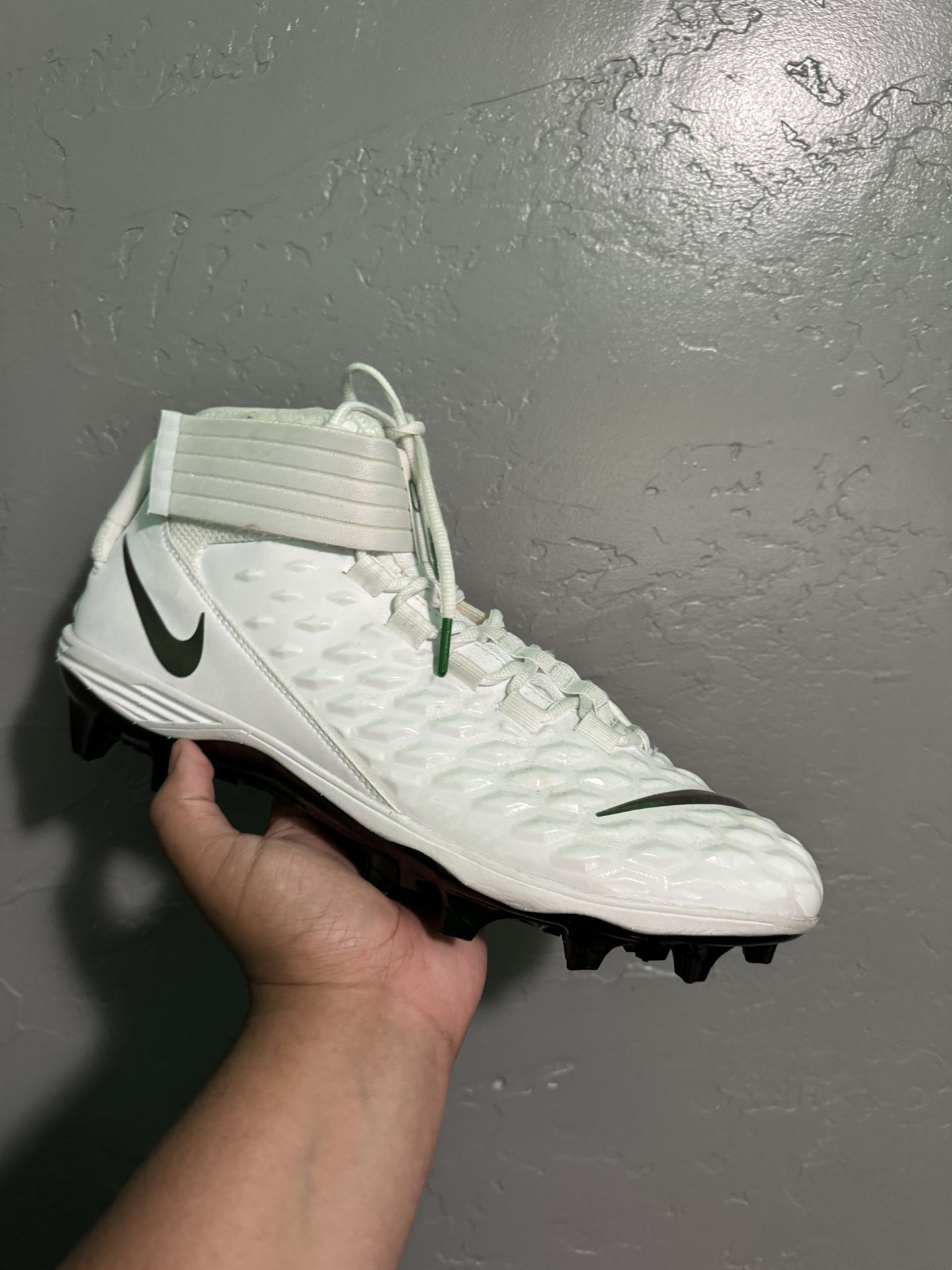 Oregon Cleats Size 13