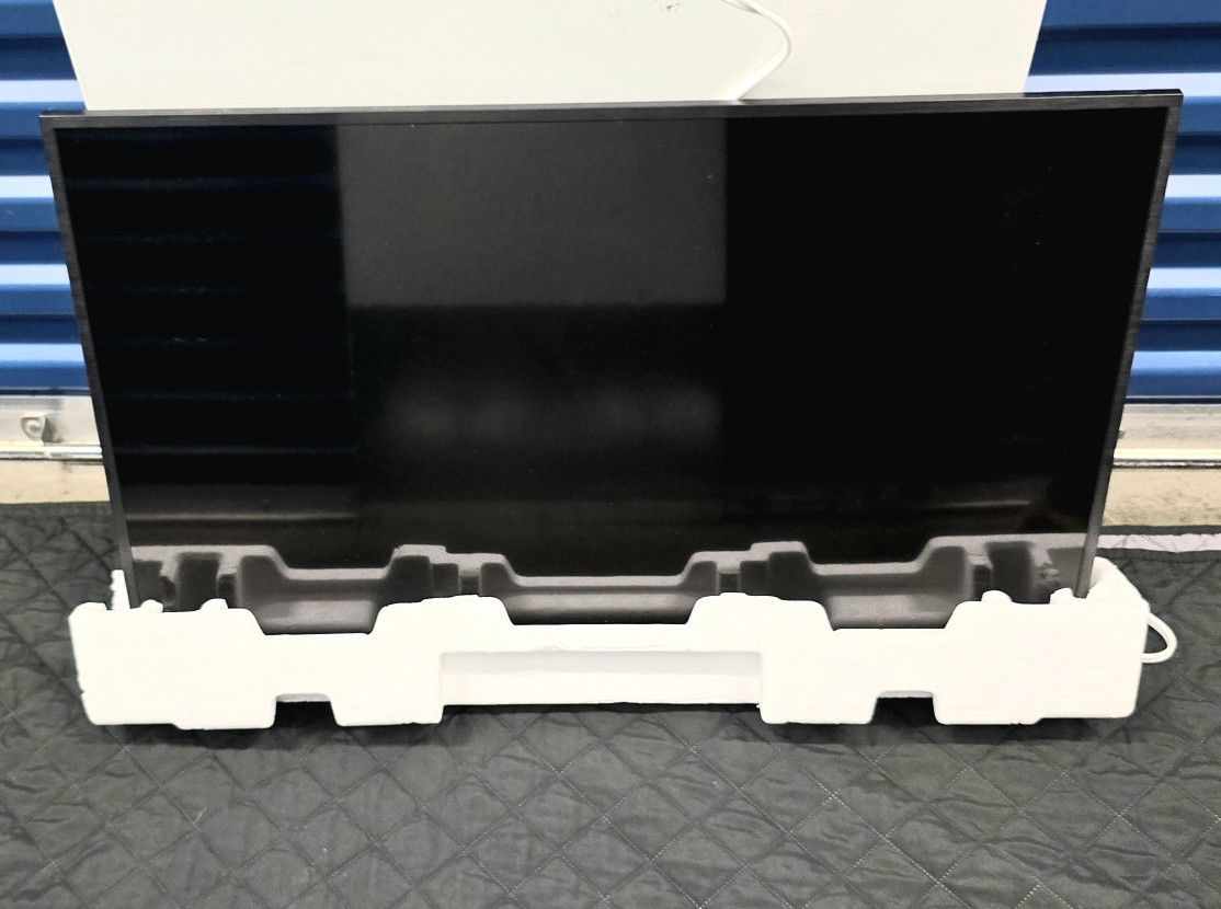 I HAVE A TRUE 4K UHD Q-SERIES SERIES SAMSUNG TV FOR SALE WITH FREE SAMSUNG SOUNDBAR.
