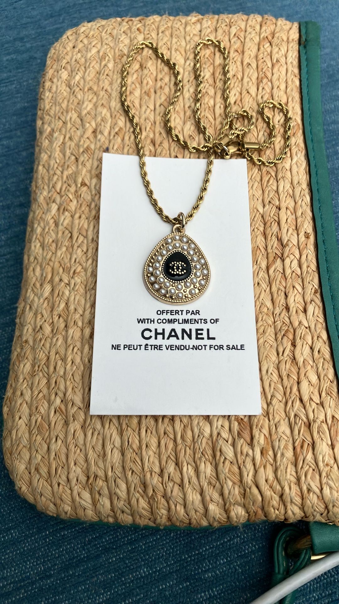 CC PENDANT NECKLACE