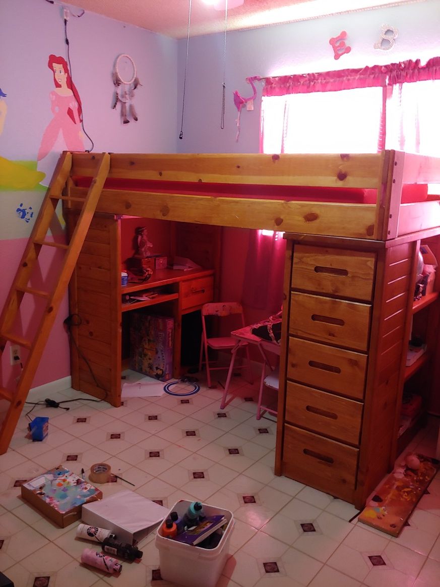 Kids high bed