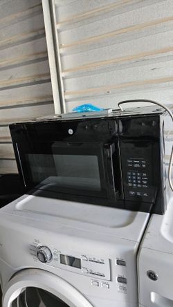 GE black microwave