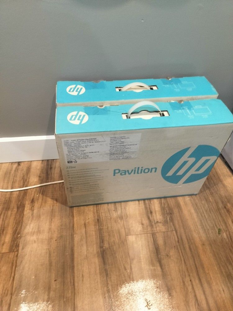 2 Computer Monitors Work Fine