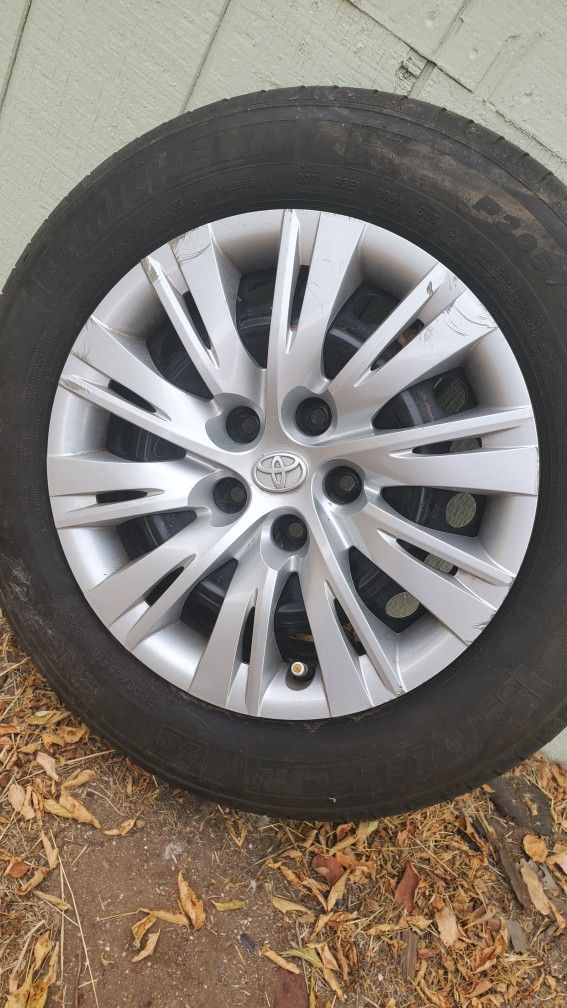 Toyota Camary TIRE CAPS For : P 205/65 R 16