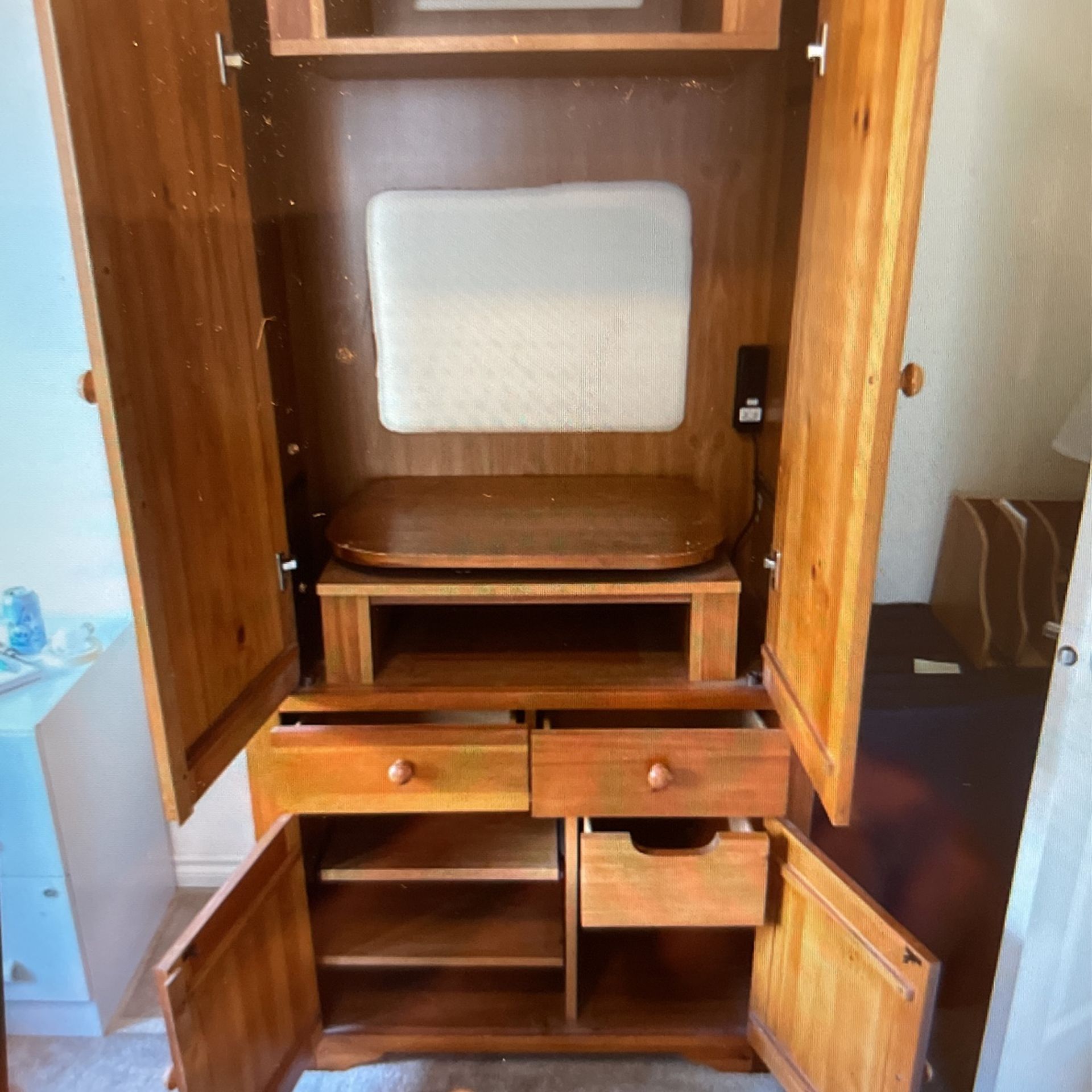 Broyhill Solid Wood TV Armoire for Sale in Kent, WA OfferUp