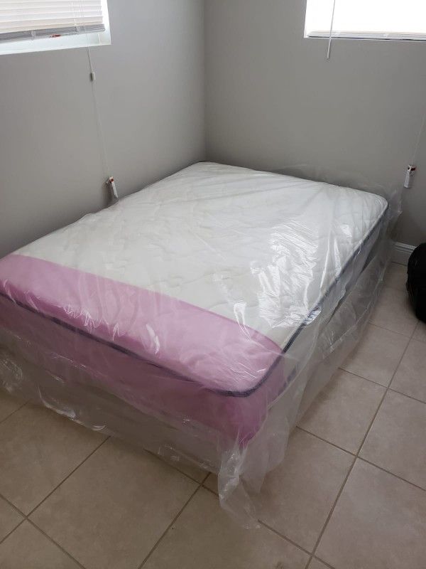 NEW FULL MATTRESS. Bed frame is not available. Take it home the same day 👍