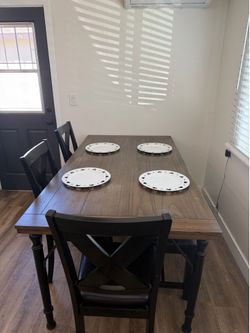 Wood dinning table