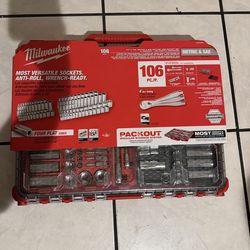 Milwaukee 3/8 in. and 1/4 in. Drive SAE/Metric Ratchet and Socket Mechanics Tool Set with PACKOUT Case (106-Piece)